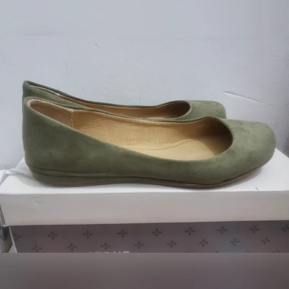 Sun + Stone Eliana Flats - Picture 2 of 4